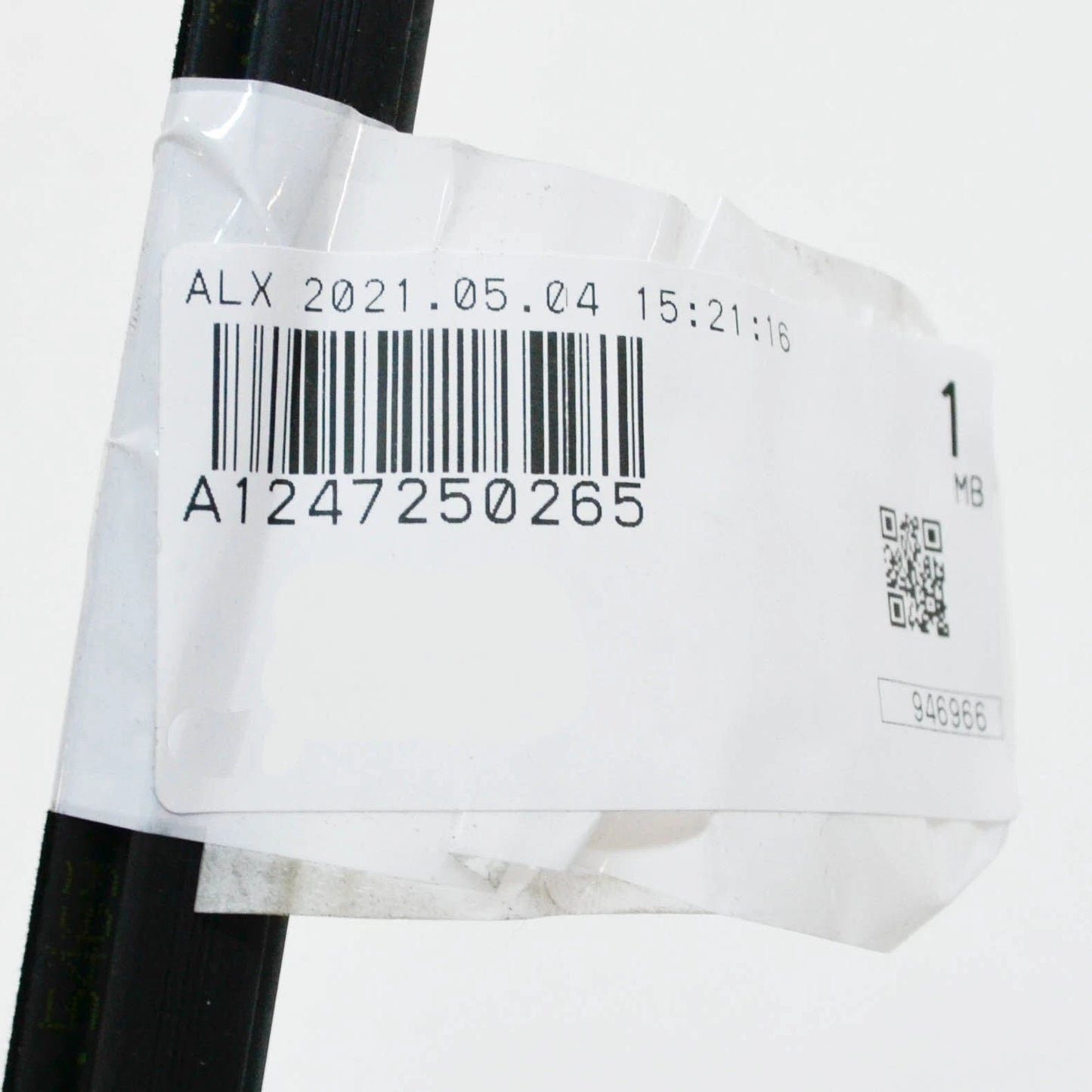 NEW MERCEDES E W124 INNER FRONT WINDOW WEATHERSTRIP SEAL A1247250265 ORIGINAL