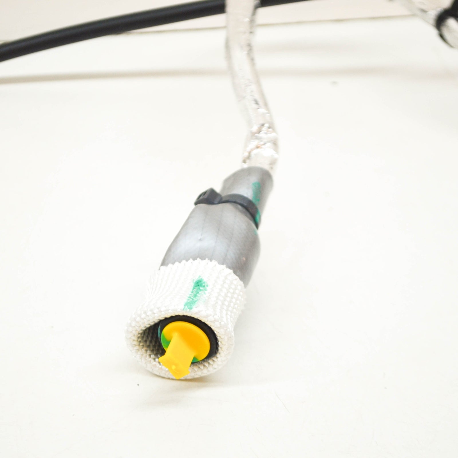 new jaguar f-pace x761 front fuel pipe line t4a26632 original