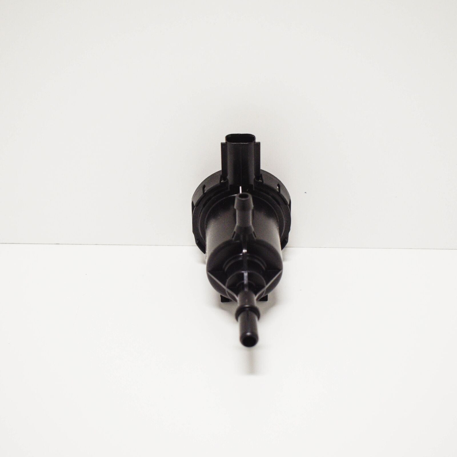 NEW MERCEDES BENZ GLA X156 FUEL PURGE VALVE A0004760600 ORIGINAL