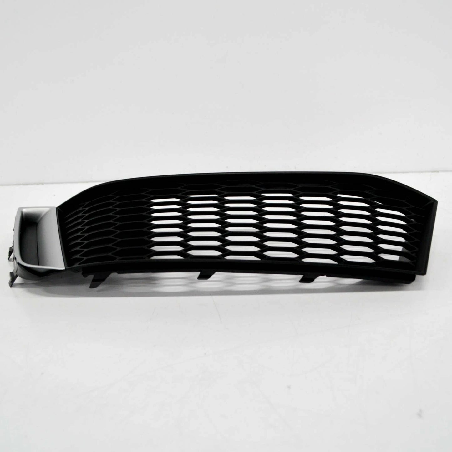 NEW AUDI A1 8X FRONT LEFT AIR GUIDE GRILLE 8XA807647AP6