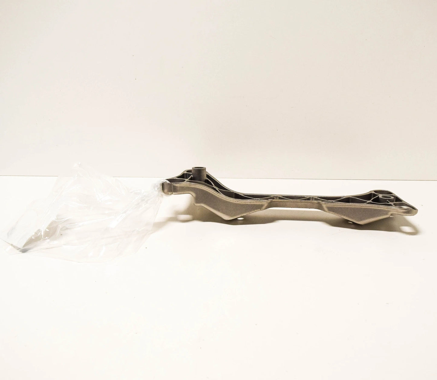 NEW BMW 3 E46 M3 CSL GEARBOX SUPPORT 22312229198 ORIGINAL