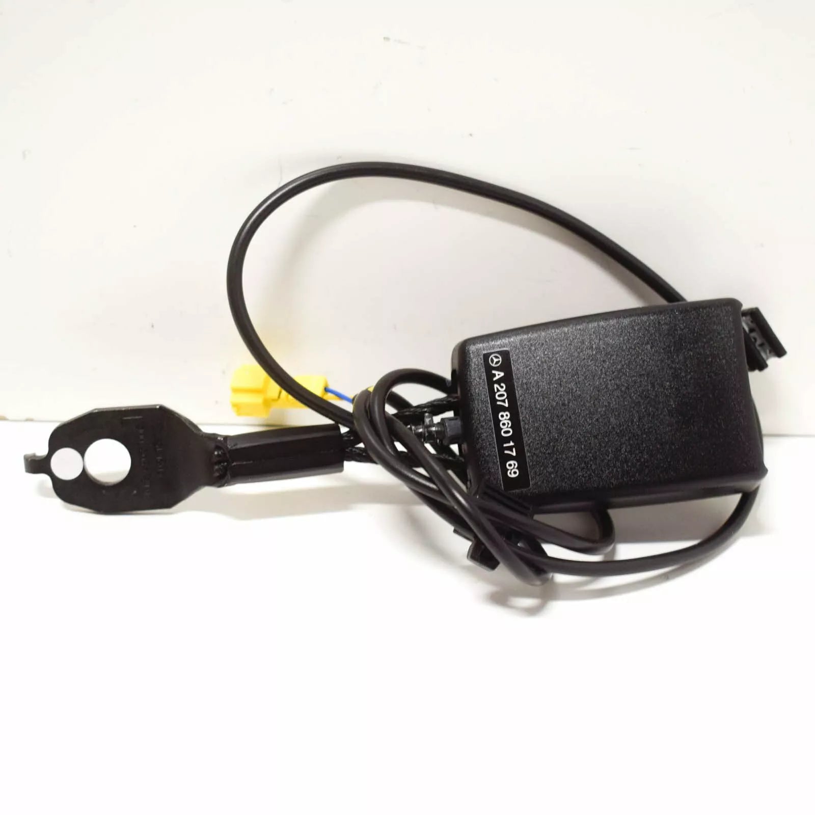 MERCEDES-BENZ C-CLASS COUPE C204 FRONT LEFT SEAT BUCKLE A2078601769 2013 3954824