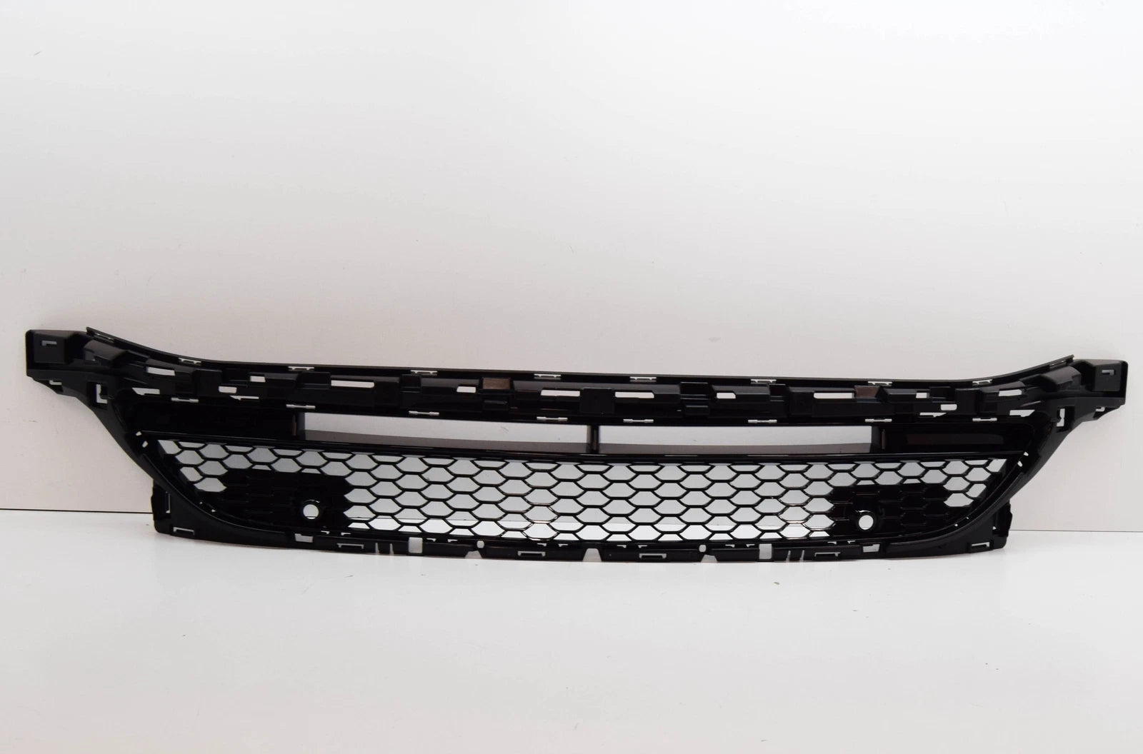 NEW MERCEDES-BENZ S W223 FRONT BUMPER CENTER LOWER GRILLE A2238852001 ORIGINAL