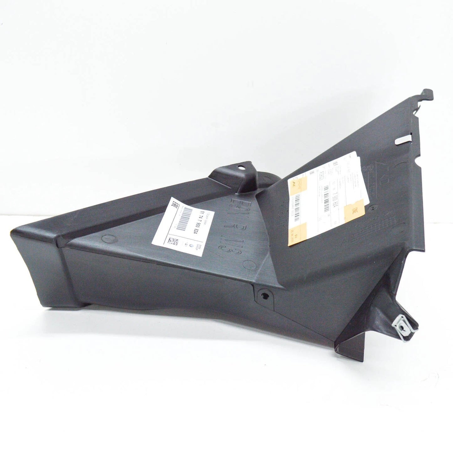 NEW BMW M3 E90 FRONT RIGHT AIR DUCT 51747900824 2009 ORIGINAL