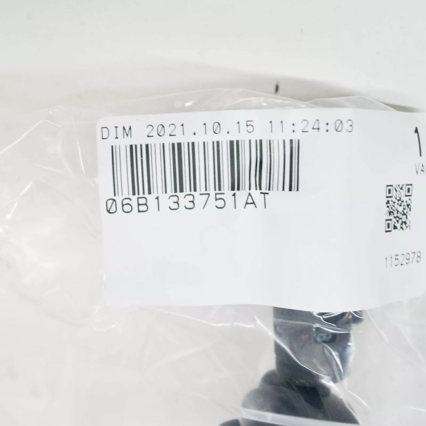 NEW AUDI A4 B7 VACUUM PIPE WITH SUCTION JET PUMP 06B133751AT