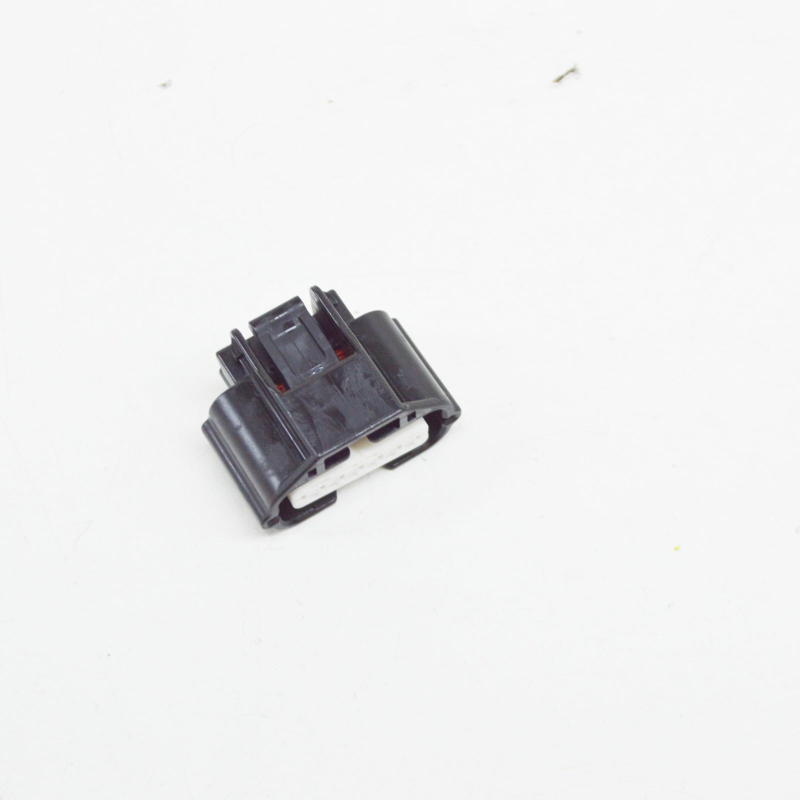 new mb cla c117 exhaust flap 6-pin coupling housing a0325456926 original