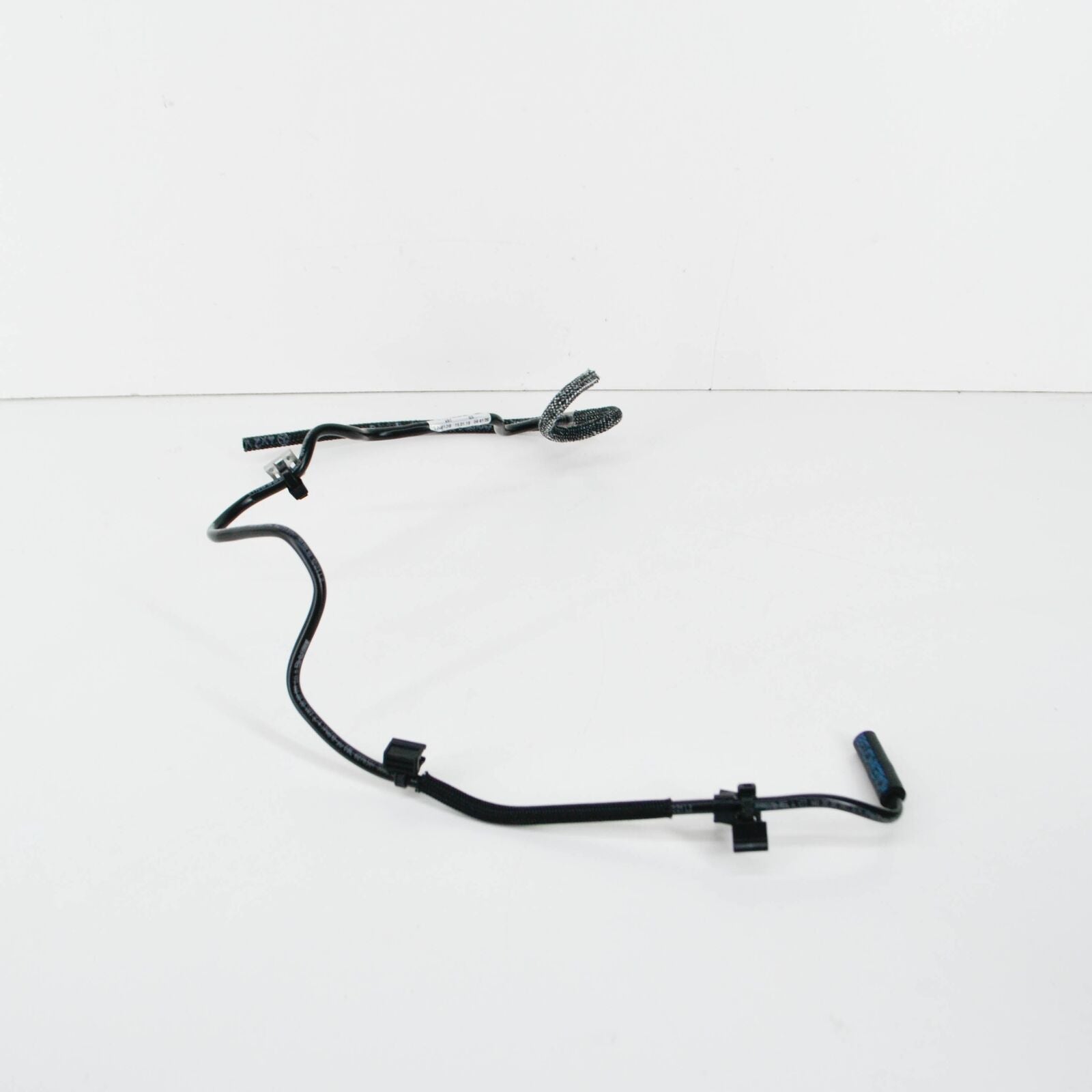 NEW MERCEDES-BENZ C W205 VACUUM LINE A1771400000 ORIGINAL