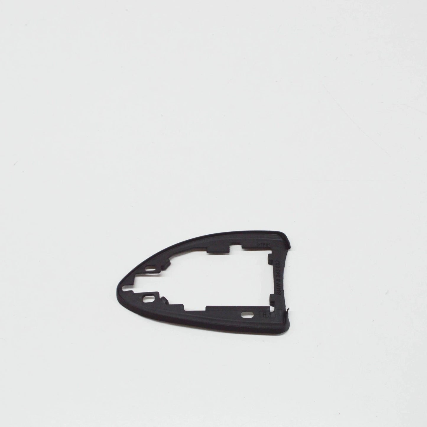 NEW BMW X5 E53 RIGHT OUTER DOOR HANDLE BASE PAD SEAL 51218243632 8243632