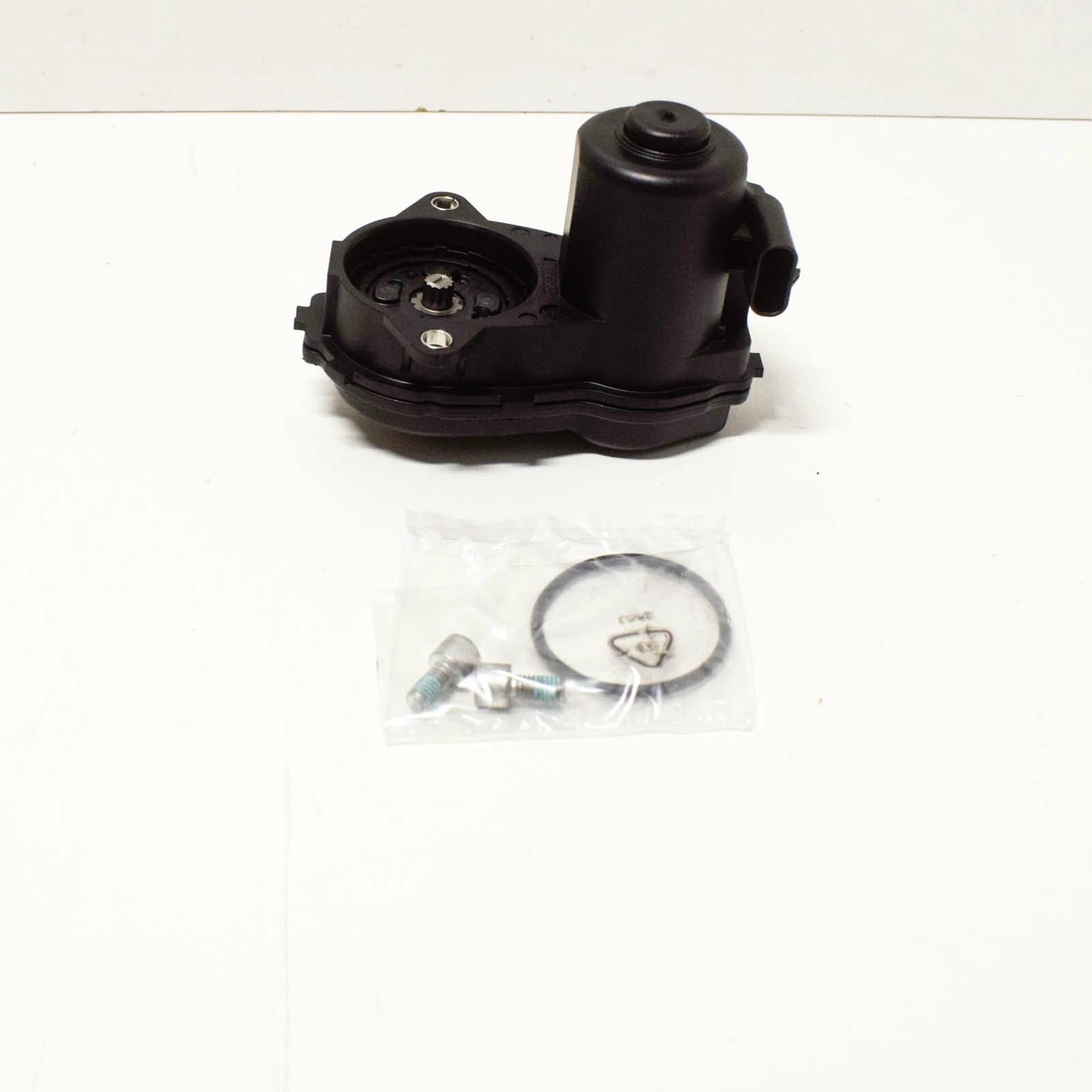 NEW MB CLA COUPE C117 REAR RIGHT PARKING BRAKE ACTUATOR A1729060300