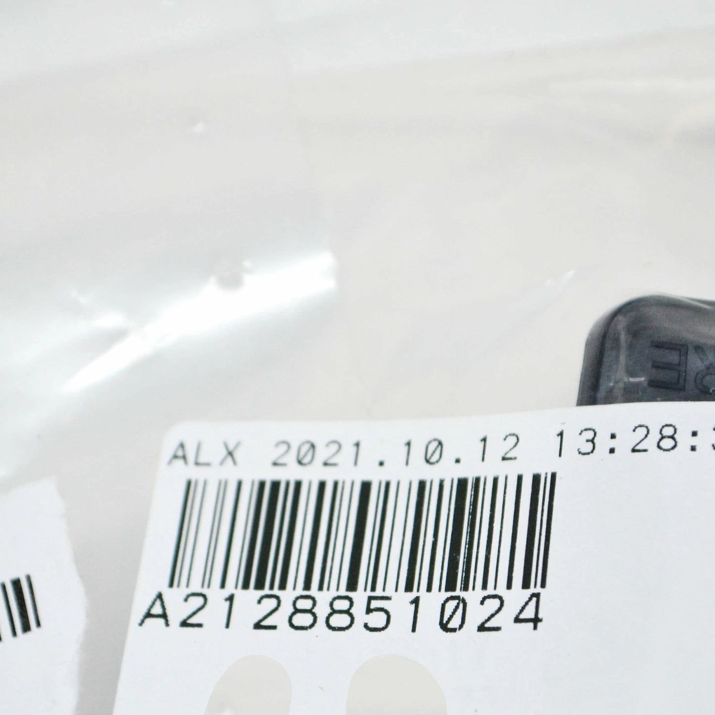 NEW MERCEDES-BENZ E W212 FRONT BUMPER RIGHT COVER BRACKET A2128851024 ORIGINAL