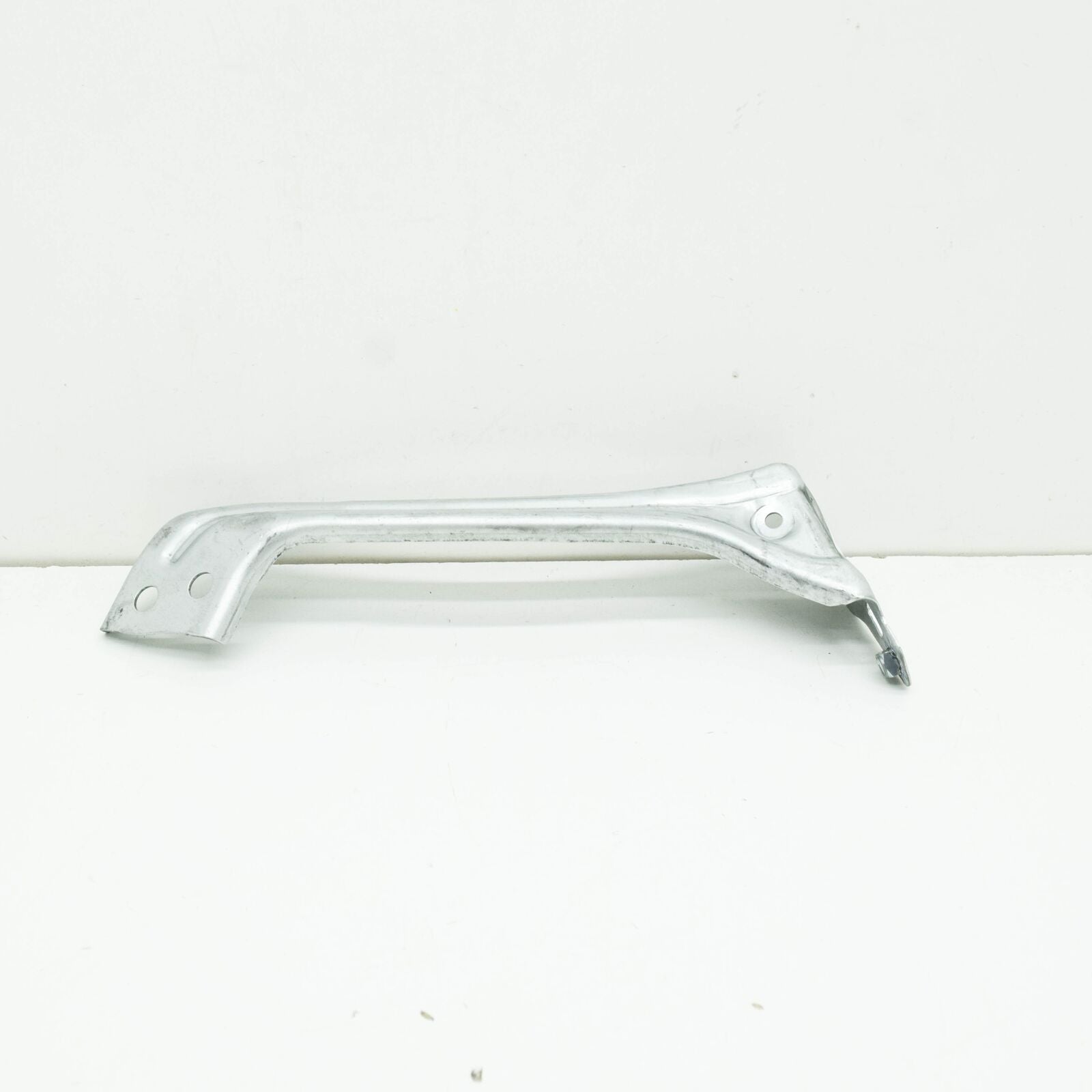 NEW VOLKSWAGEN ID.4 FRONT LEFT FENDER WING HOLDER 11A821136A ORIGINAL