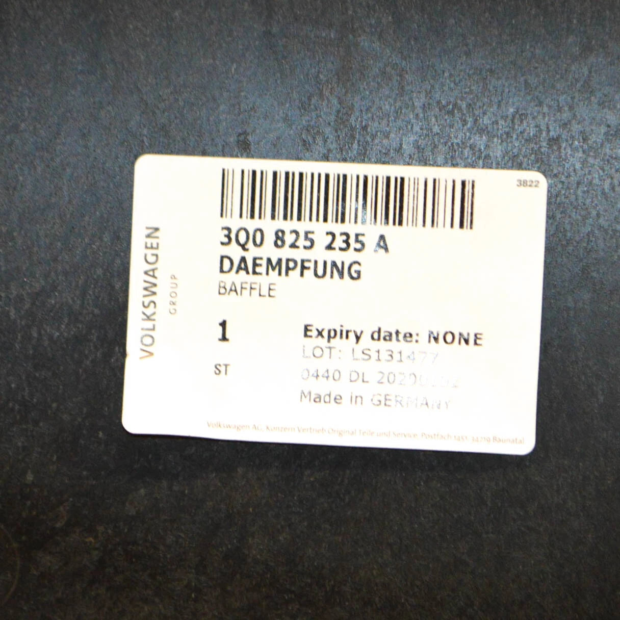 NEW VW GOLF MK7 FRONT CENTER ENGINE UNDERTRAY BELLY PAN 3Q0825235A