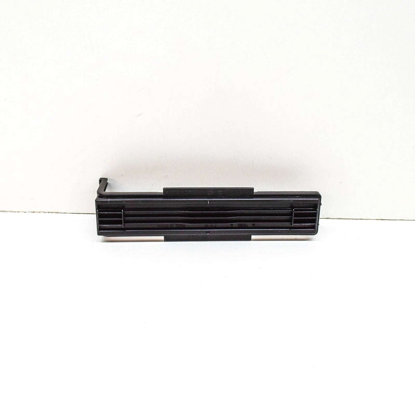 NEW AUDI A1 8X DUST AND POLLEN FILTER COVER 6Q0819422A