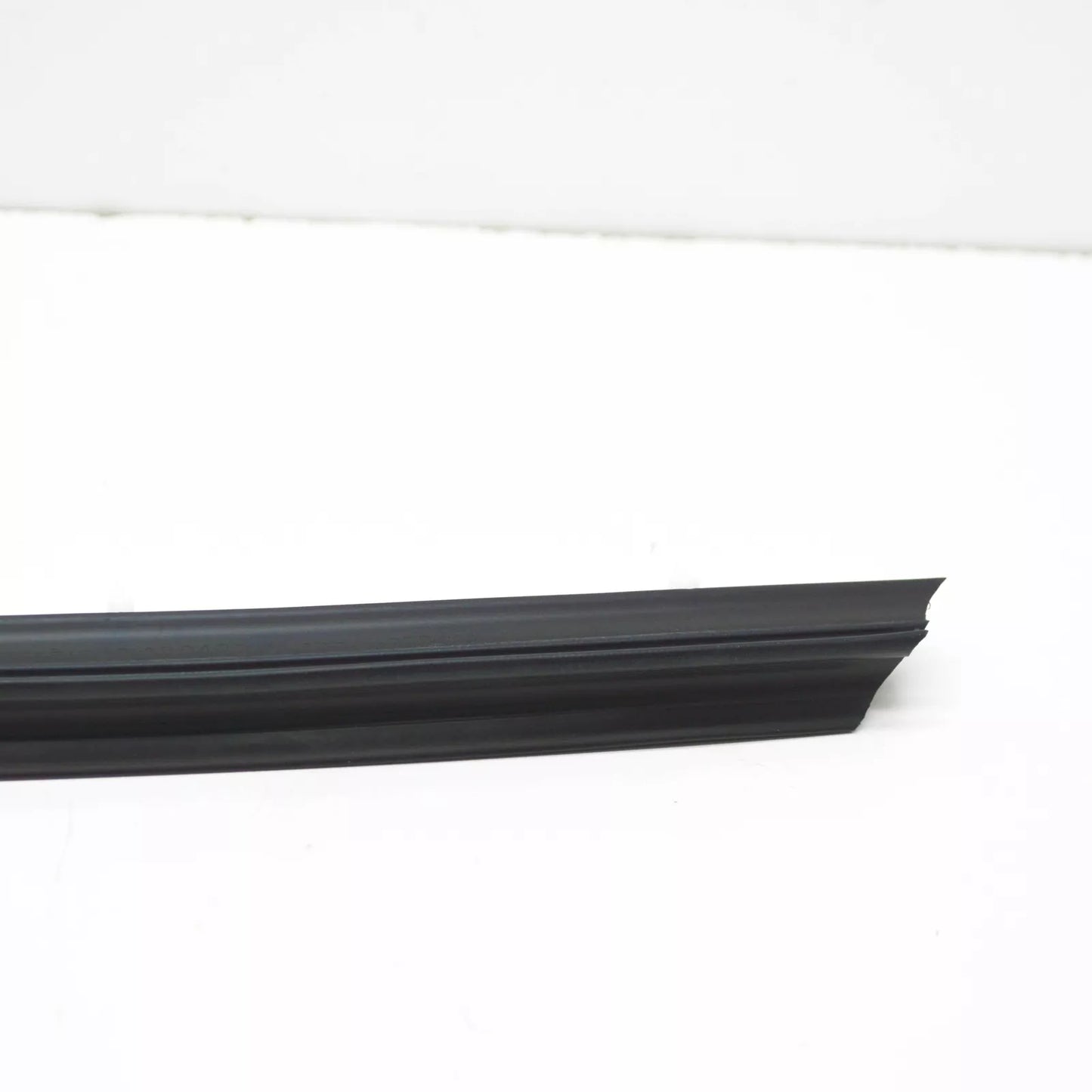 NEW VOLKSWAGEN TRANSPORTER T5 FRONT RIGHT DOOR SEAL 7H0837566A ORIGINAL