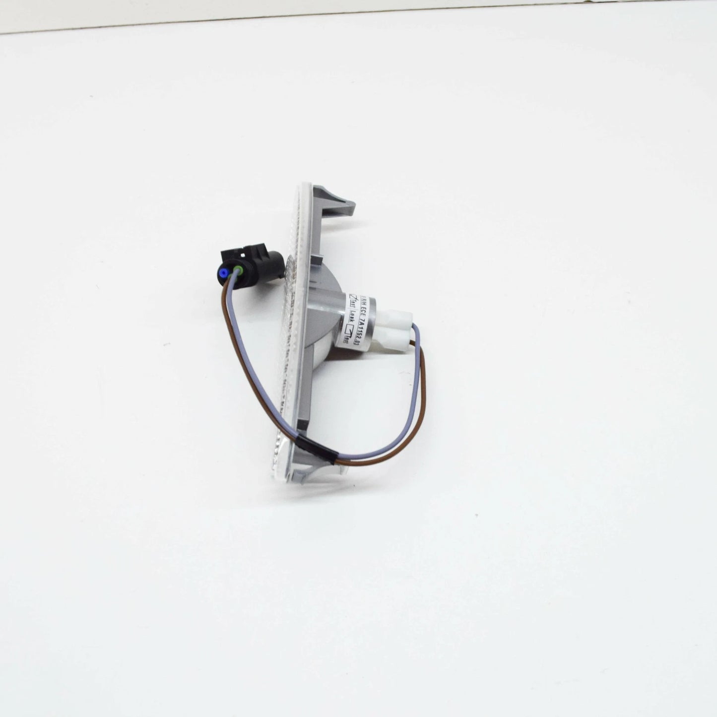 NEW MERCEDES-BENZ SLR R199 FRONT RIGHT SIDE MARKER LAMP A1998200856