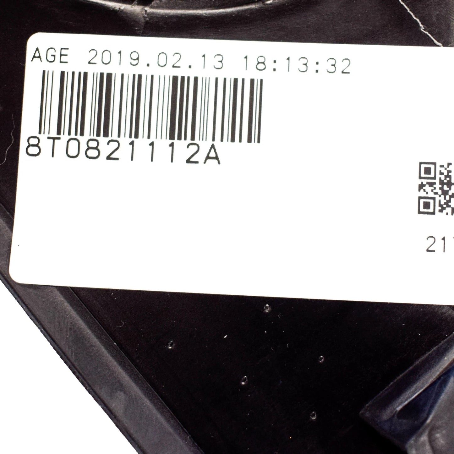 NEW AUDI A5 8T FRONT RIGHT FENDER WING END RUBBER COVER 8T0821112A ORIGINAL