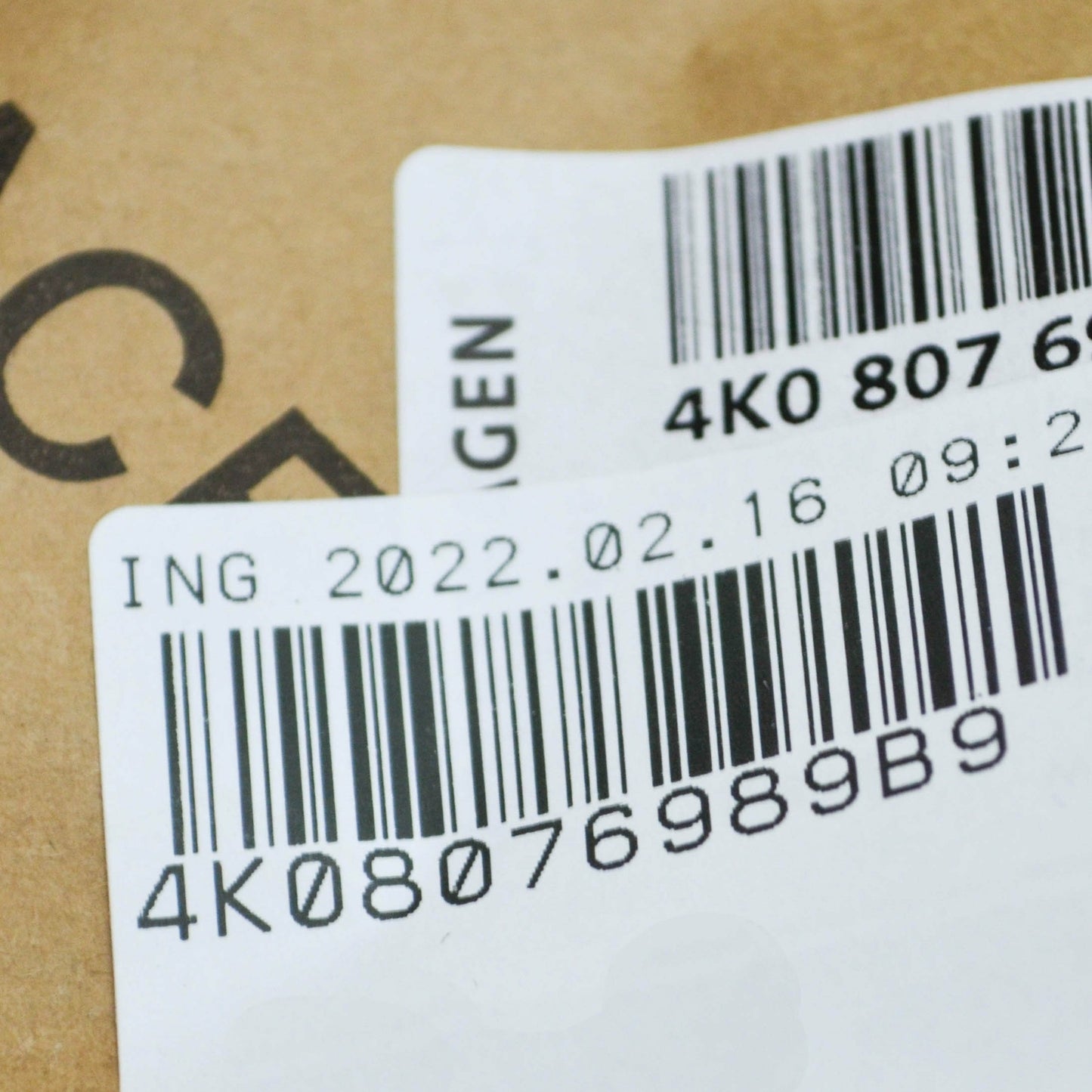 NEW AUDI A6 C8 FRONT BUMPER RIGHT LOWER GRILLE BRACKET 4K08076989B9 ORIGINAL