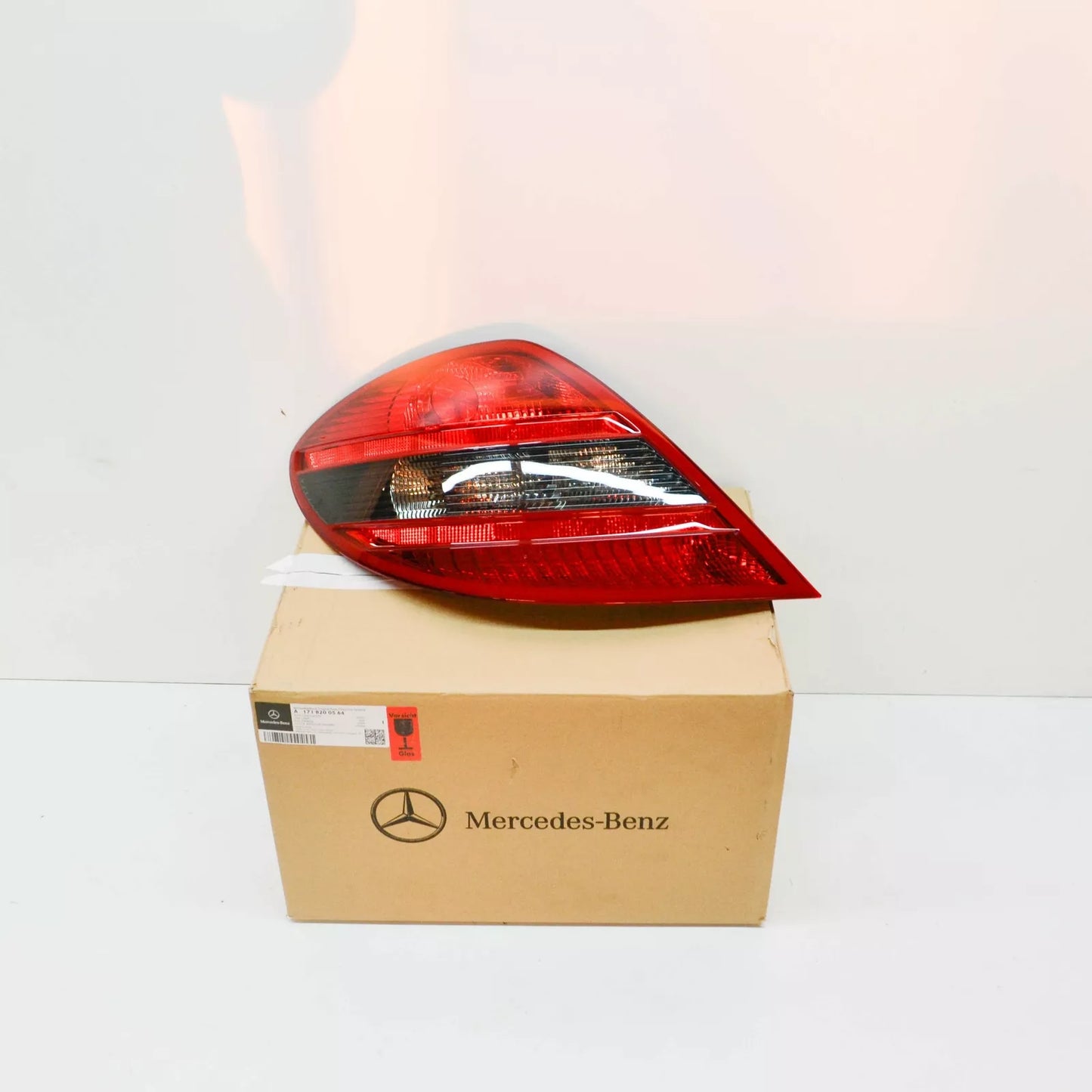 NEW MERCEDES-BENZ SLK R171 REAR LEFT TAILLIGHT A1718200564