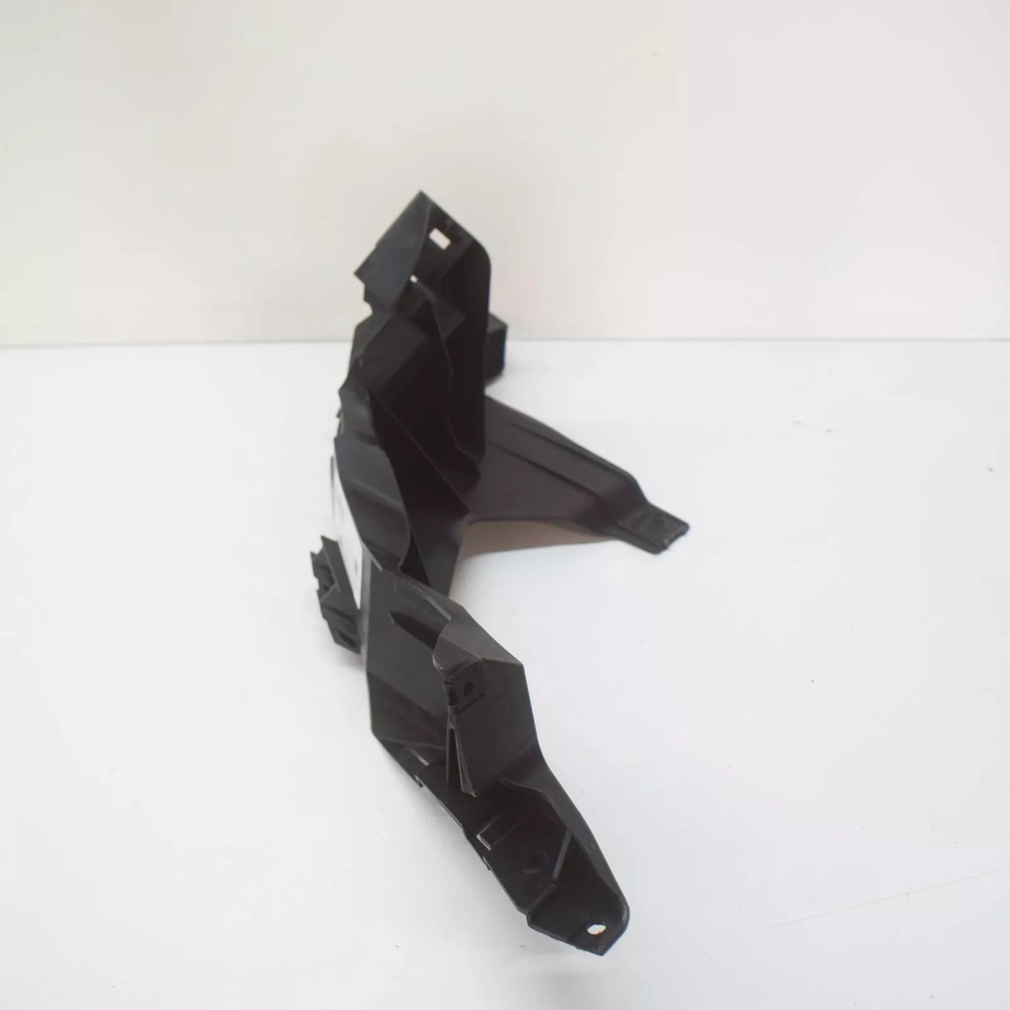 NEW AUDI A1 8X RIGHT HEADLIGHT BRACKET 8XA805608