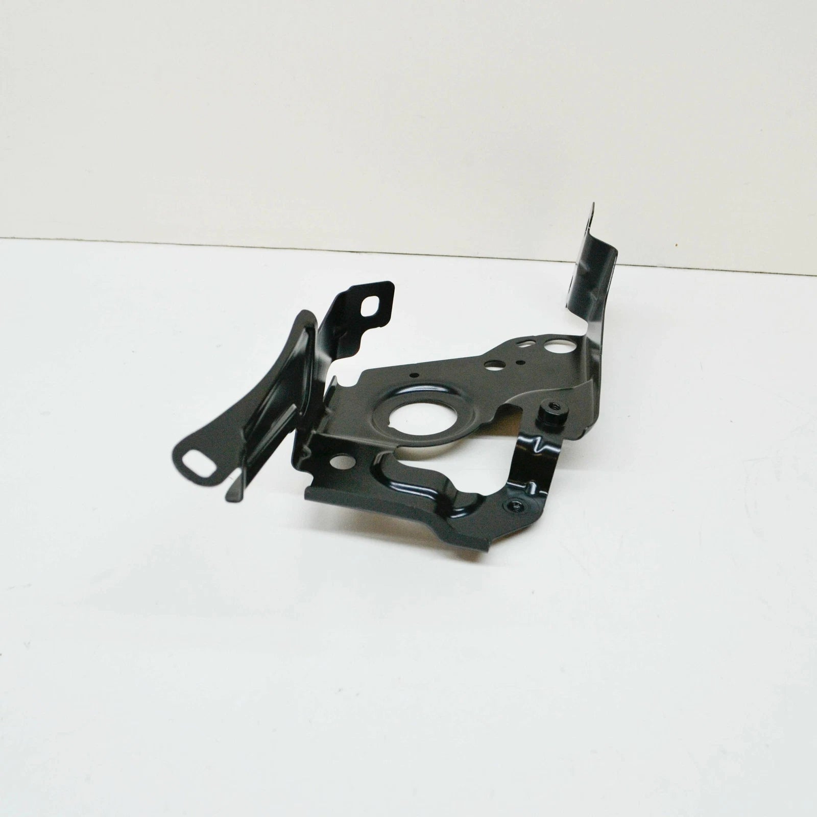 NEW BMW M3 G80 COMPETITION FRONT LEFT FENDER HOLDER 41008082031 ORIGINAL