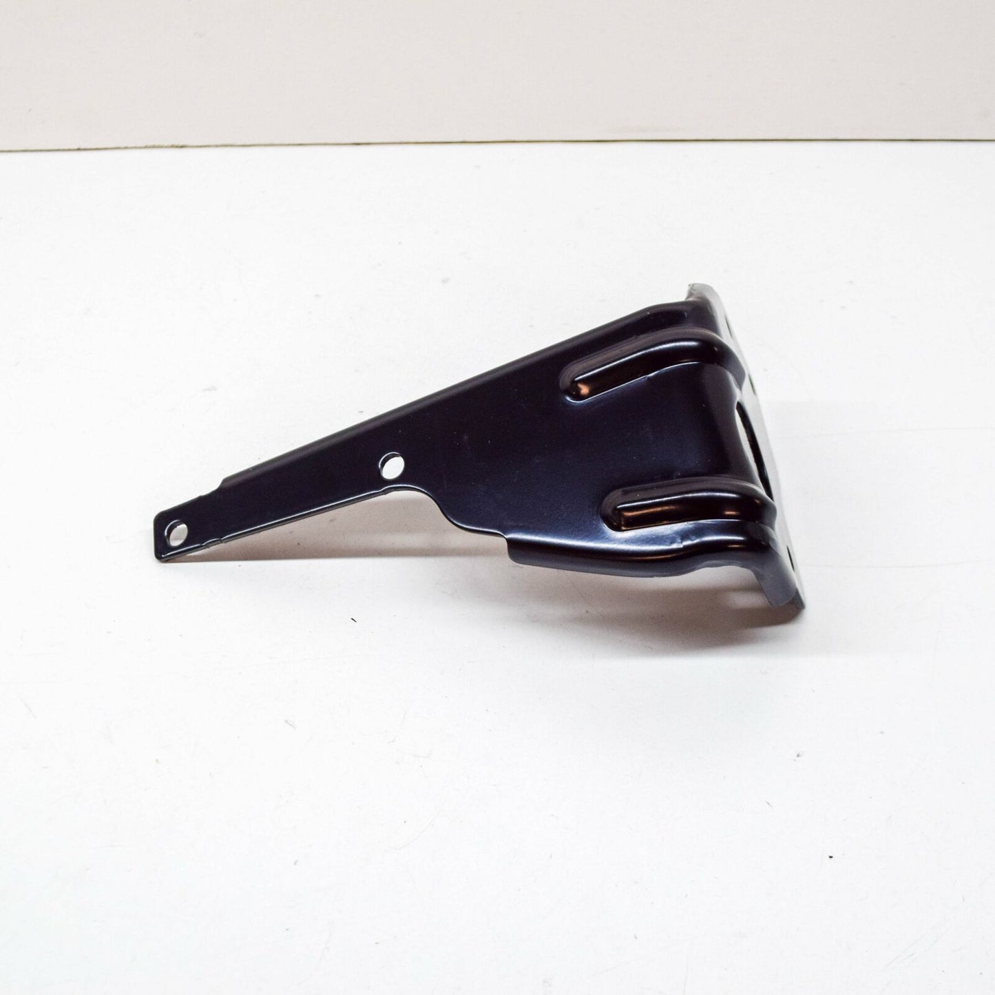 NEW AUDI E-TRON HEAT EXCHANGER UPPER CENTER BRACKET 4KE820195Q ORIGINAL