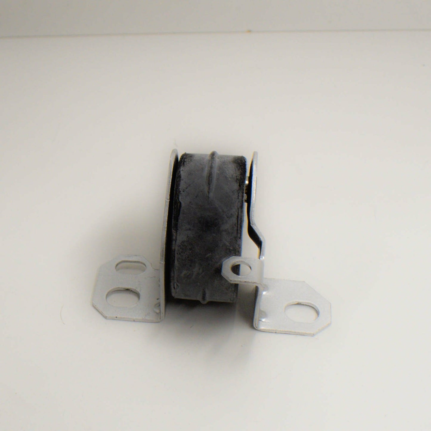 NEW AUDI A1 8X FRONT LEFT EXHAUST BRACKET 8K0253144F ORIGINAL