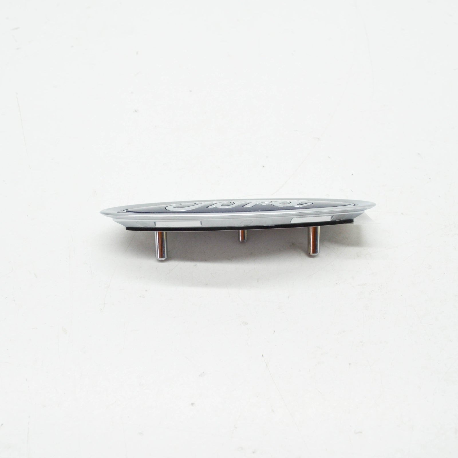 new ford mondeo mk5 oval emblem badge 5212690 ds73-8b262-ac original
