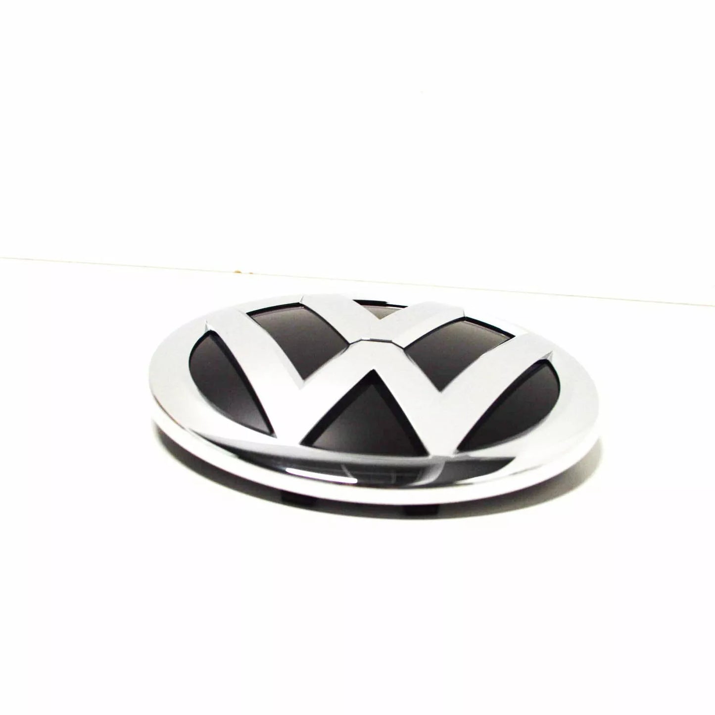 NEW VW AMAROK 2017- CENTRAL GRILL BADGE BLACK CHROME 2H6853601ADPJ