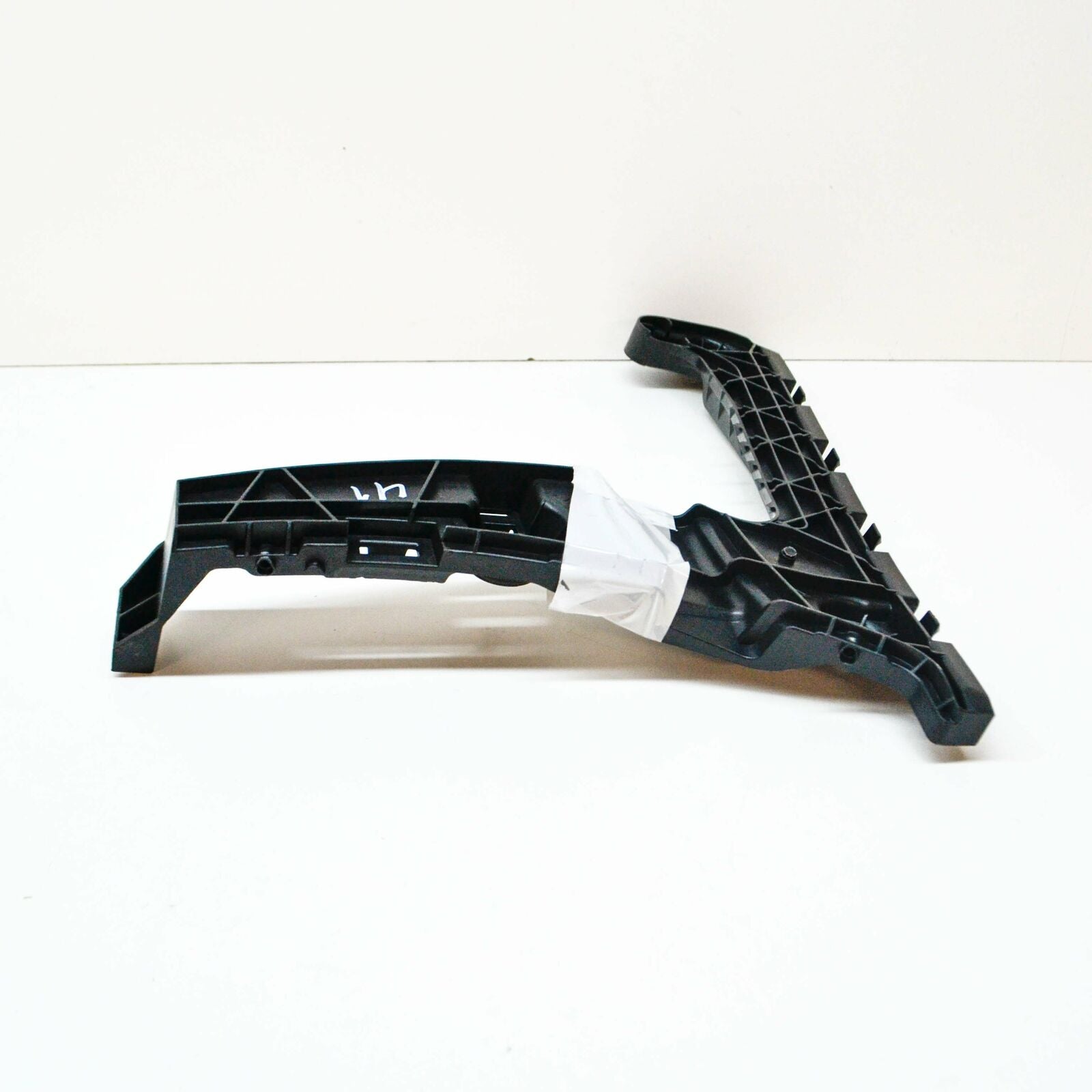 NEW AUDI A5 S5 CABRIO 8W6 REAR RIGHT BUMPER UPPER BRACKET 8W6807454B ORIGINAL