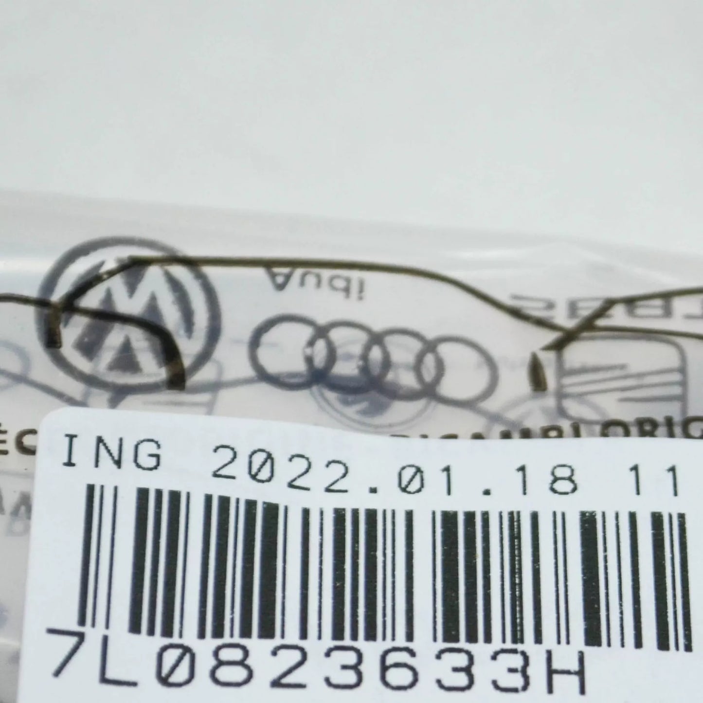 NEW VW TOUAREG 7L HOOD RELEASE HANDLE BRACKET 7L0823633H ORIGINAL