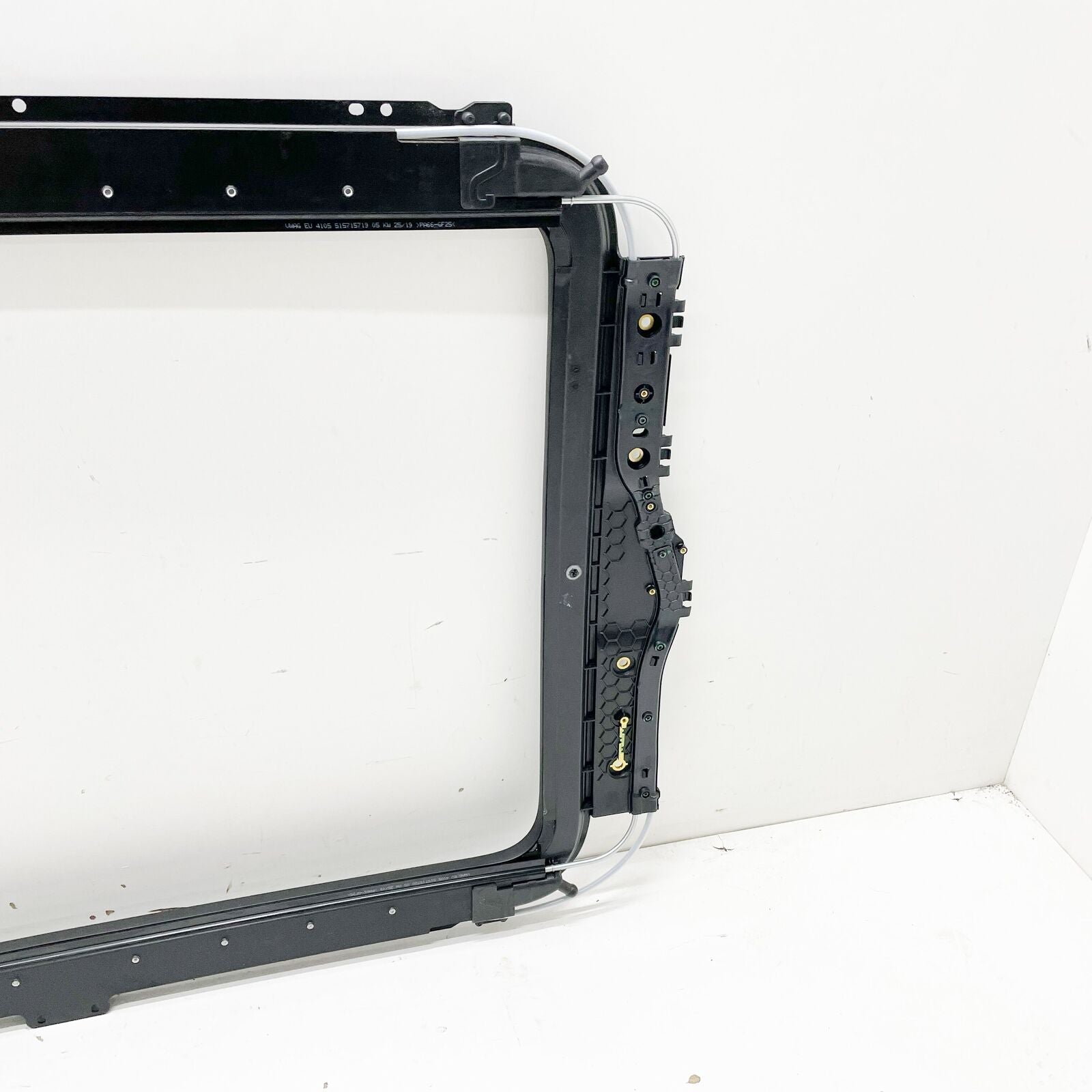 new volkswagen jetta mk6 sunroof frame 1k9877049a original
