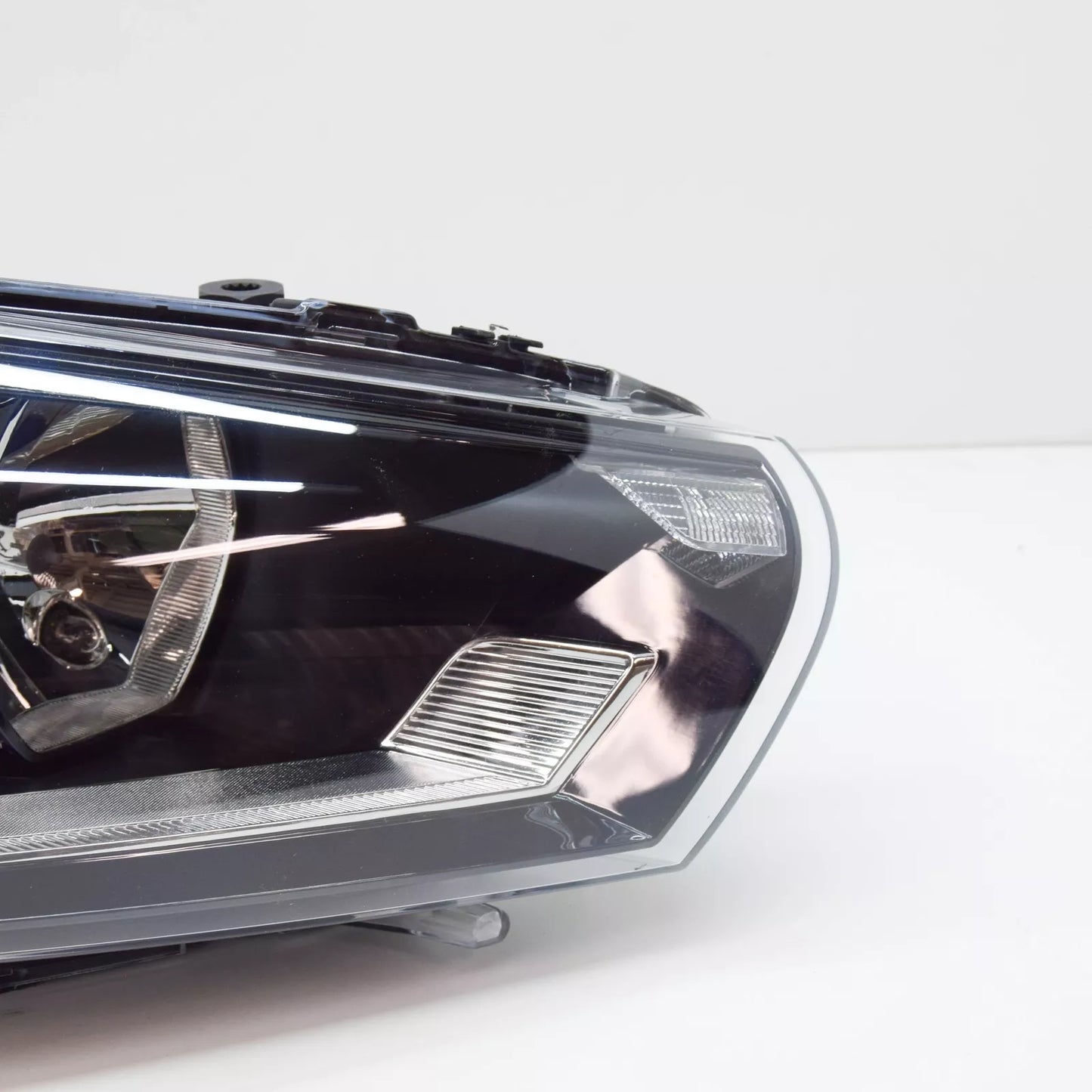 NEW VW SCIROCCO MK3 FRONT RIGHT HEADLIGHT LHD 1K8941006Q ORIGINAL