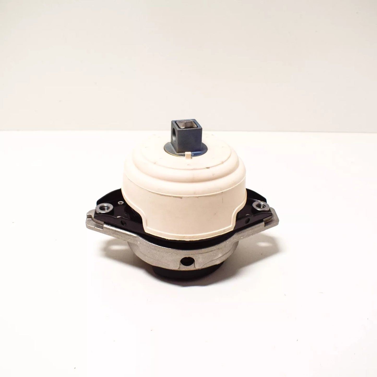 NEW MERCEDES-BENZ GL X166 FRONT LEFT SIDE ENGINE MOUNT A1662406017 ORIGINAL