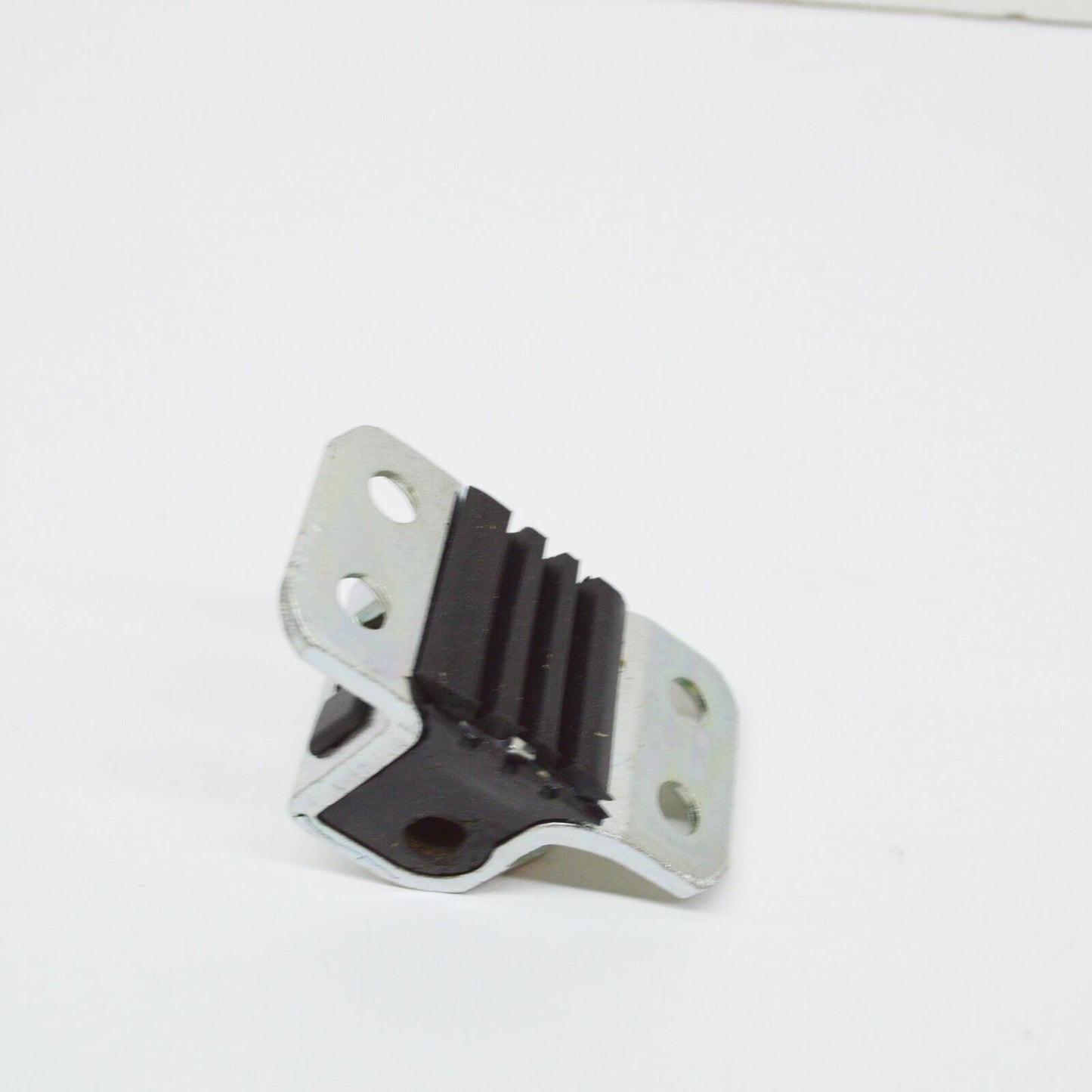 NEW MERCEDES-BENZ S-CLASS W126 FRONT LEFT DOOR CATCH A1267200104 ORIGINAL