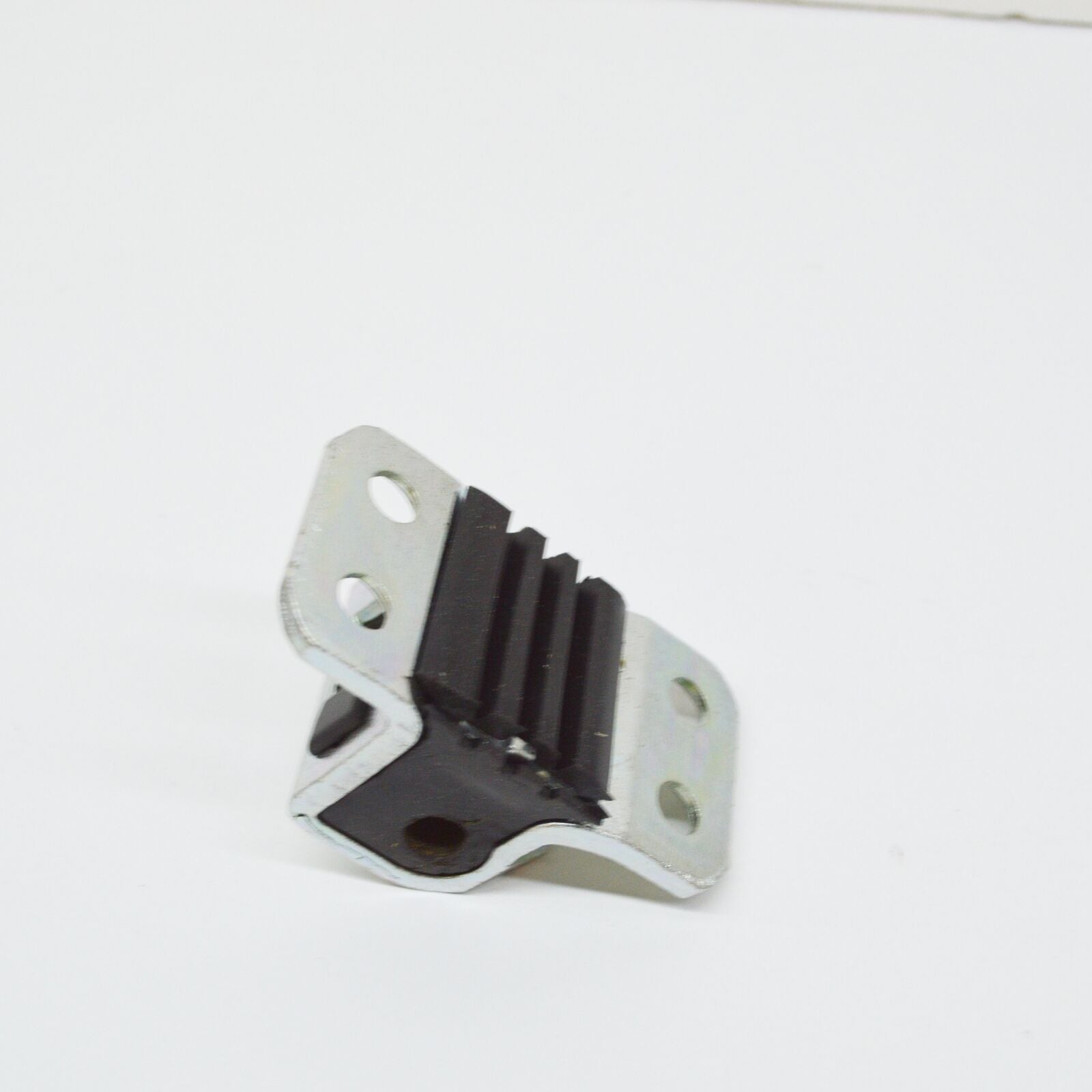 NEW MERCEDES-BENZ S-CLASS W126 FRONT LEFT DOOR CATCH A1267200104 ORIGINAL