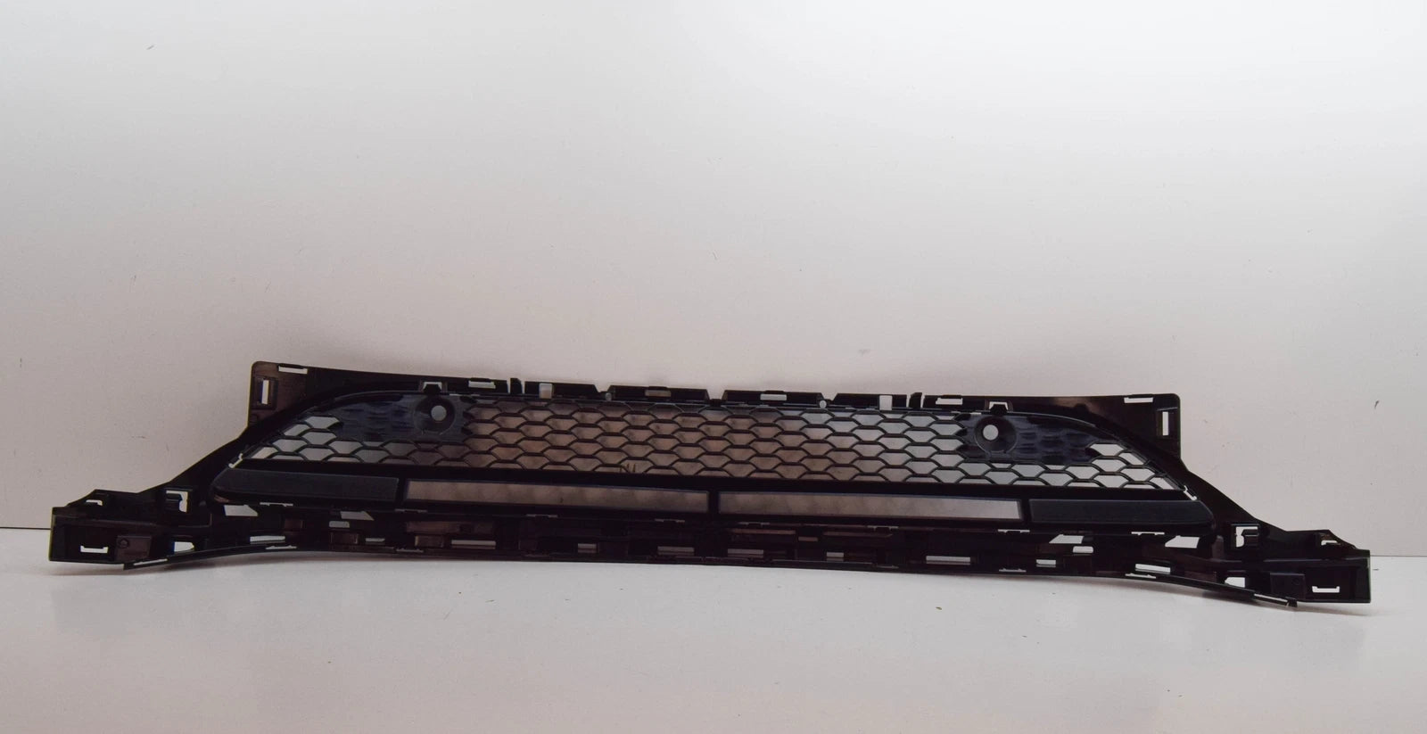 NEW MERCEDES-BENZ S W223 FRONT BUMPER CENTER LOWER GRILLE A2238852001 ORIGINAL