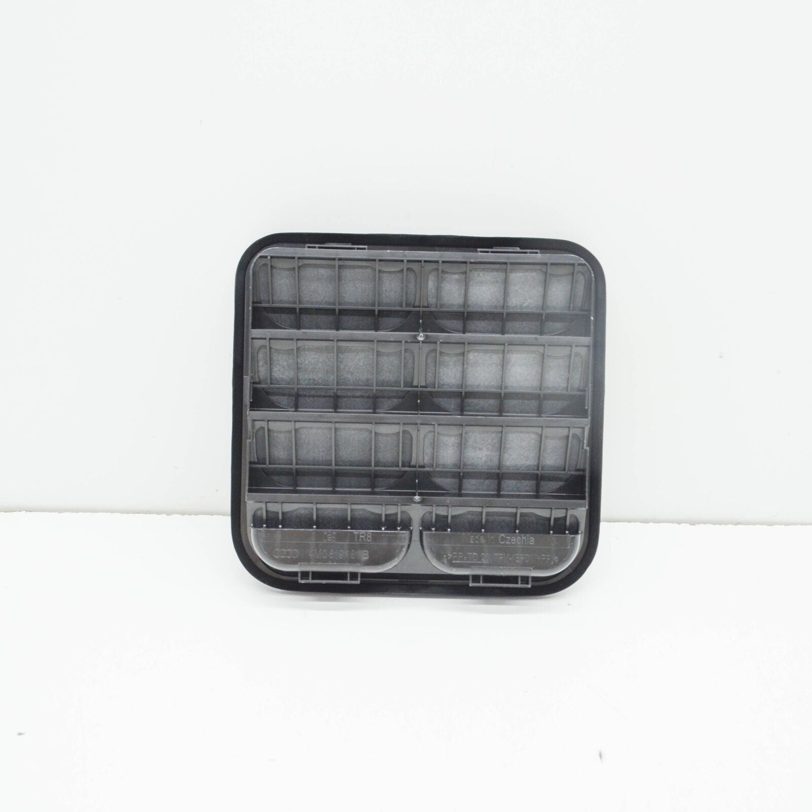 NEW AUDI Q7 4M REAR QUARTER PANEL VENT GRILLE 4M0819181B ORIGINAL