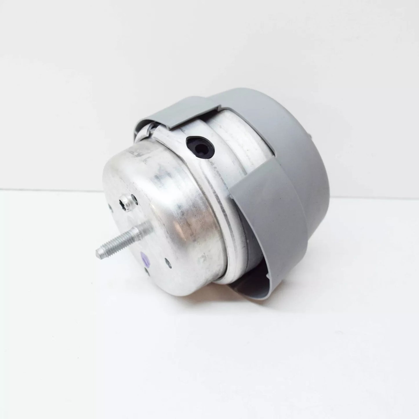 NEW AUDI A4 B7 RIGHT ENGINE MOUNT 8E0199382AG 2.0 TDI 120KW ORIGINAL