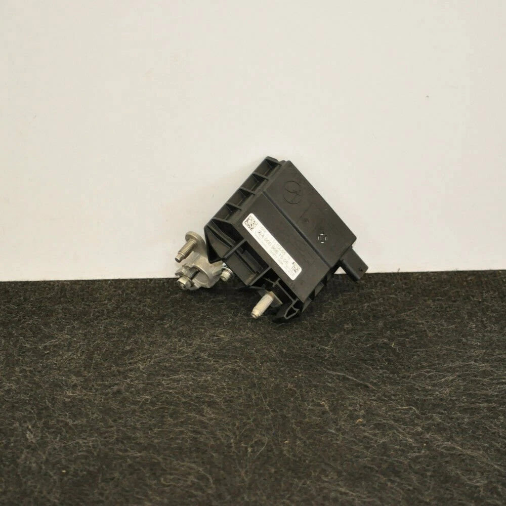 NEW MERCEDES-BENZ C-CLASS W205 BATTERY TRAY CLAMP A0009061505 ORIGINAL