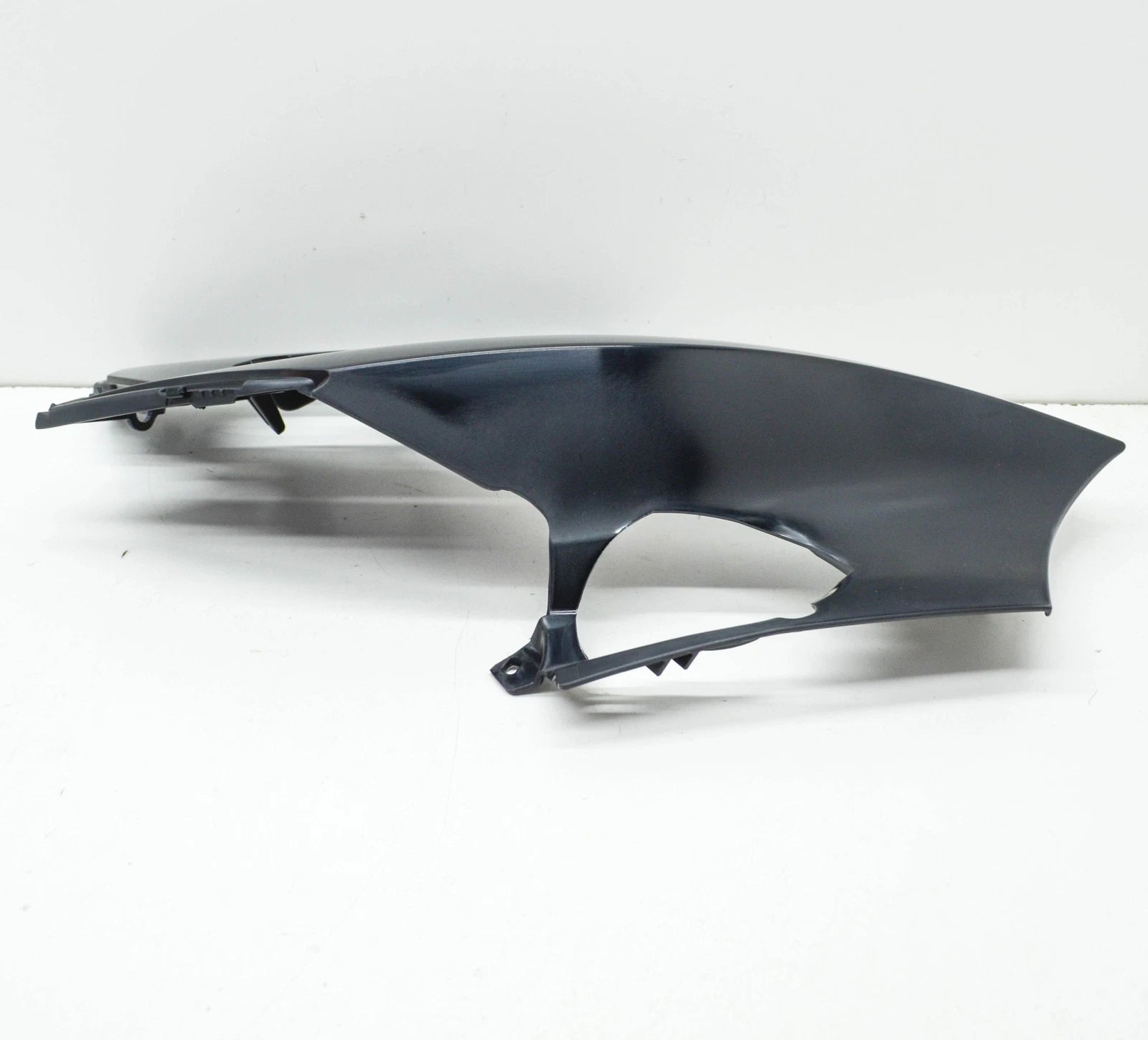 NEW BMW K61 K 1600 BAGGER RIGHT UPPER TRIM SECTION 46638564660 ORIGINAL