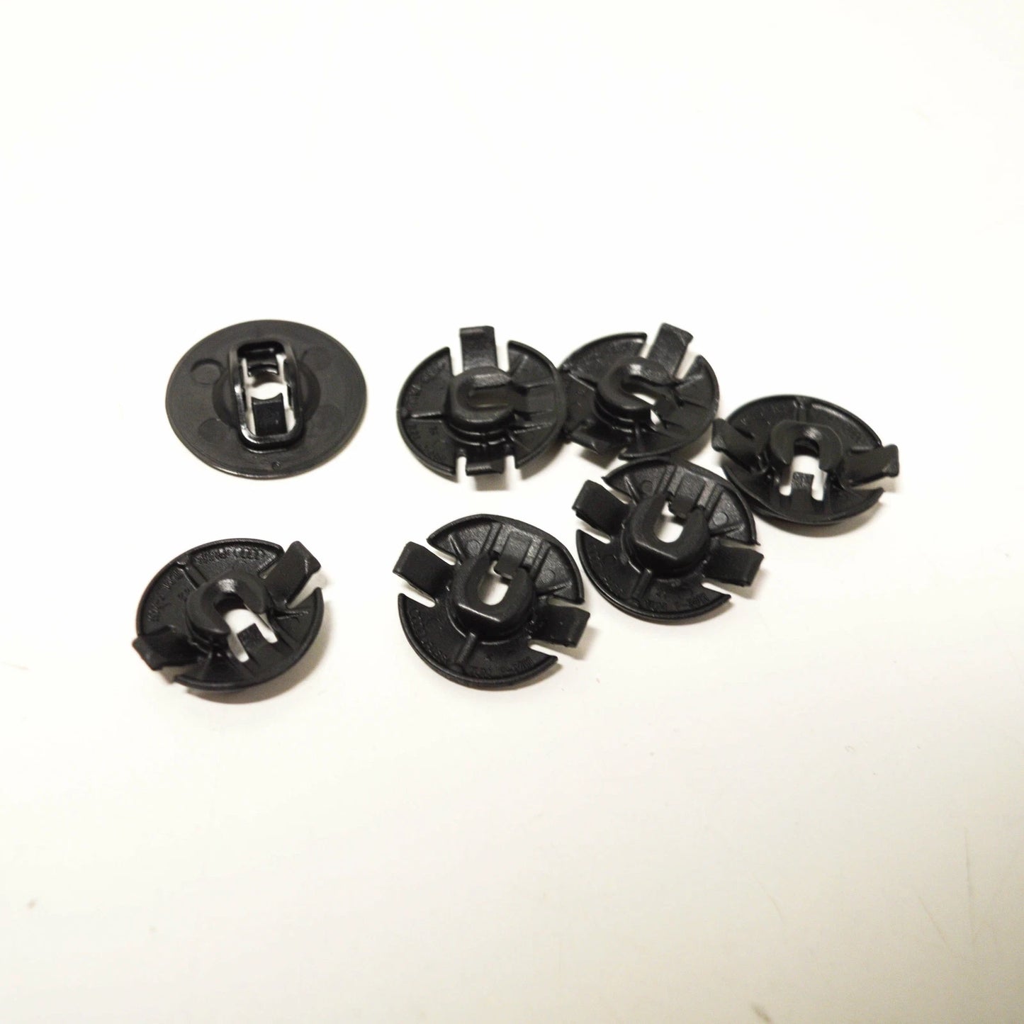 AUDI A4/S4/RS4 A5/S5/RS5 FENDER LINER MOUNTING PARTS KIT 8K0098629 NEW