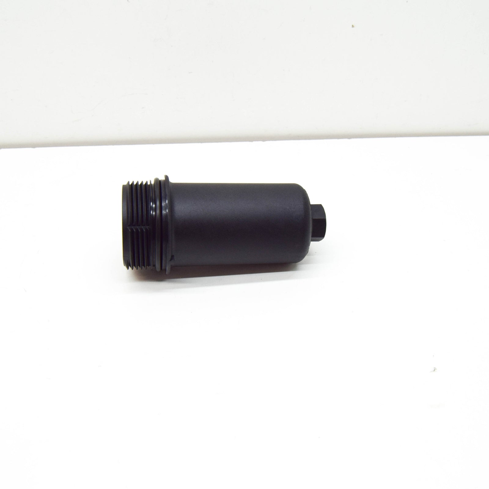NEW SKODA SUPERB MK3 OIL FILTER COVER 05L115433A ORIGINAL