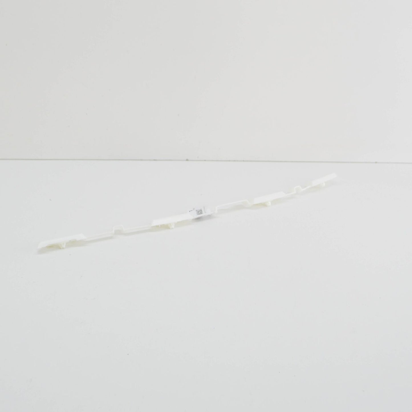 NEW MERCEDES-BENZ C W204 LEFT ROCKER MOULDING MOUNT BRACKET A2046980162 ORIGINAL