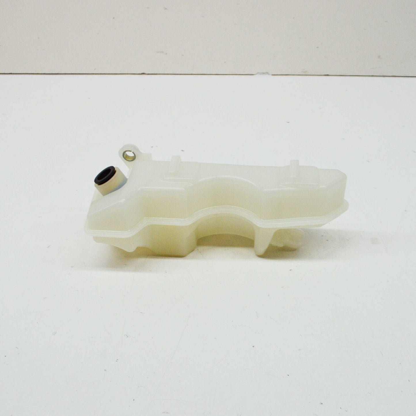 NEW MERCEDES-BENZ C W205 AMG RIGHT LOWER EXPANSION TANK A1772000385 ORIGINAL