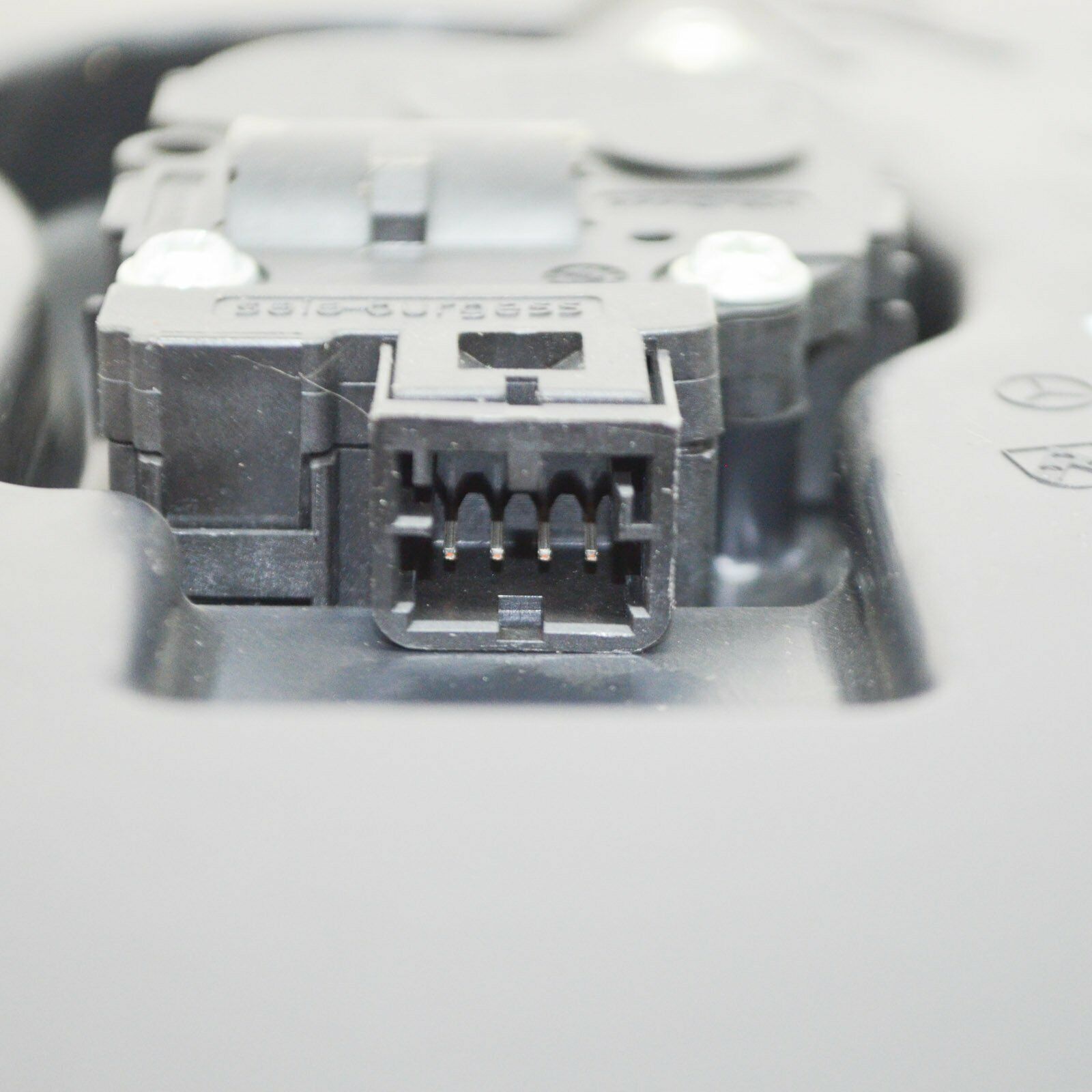 NEW MERCEDES-BENZ M-CLASS W166 RIGHT SIDE AIR DUCT A1668311846 ORIGINAL