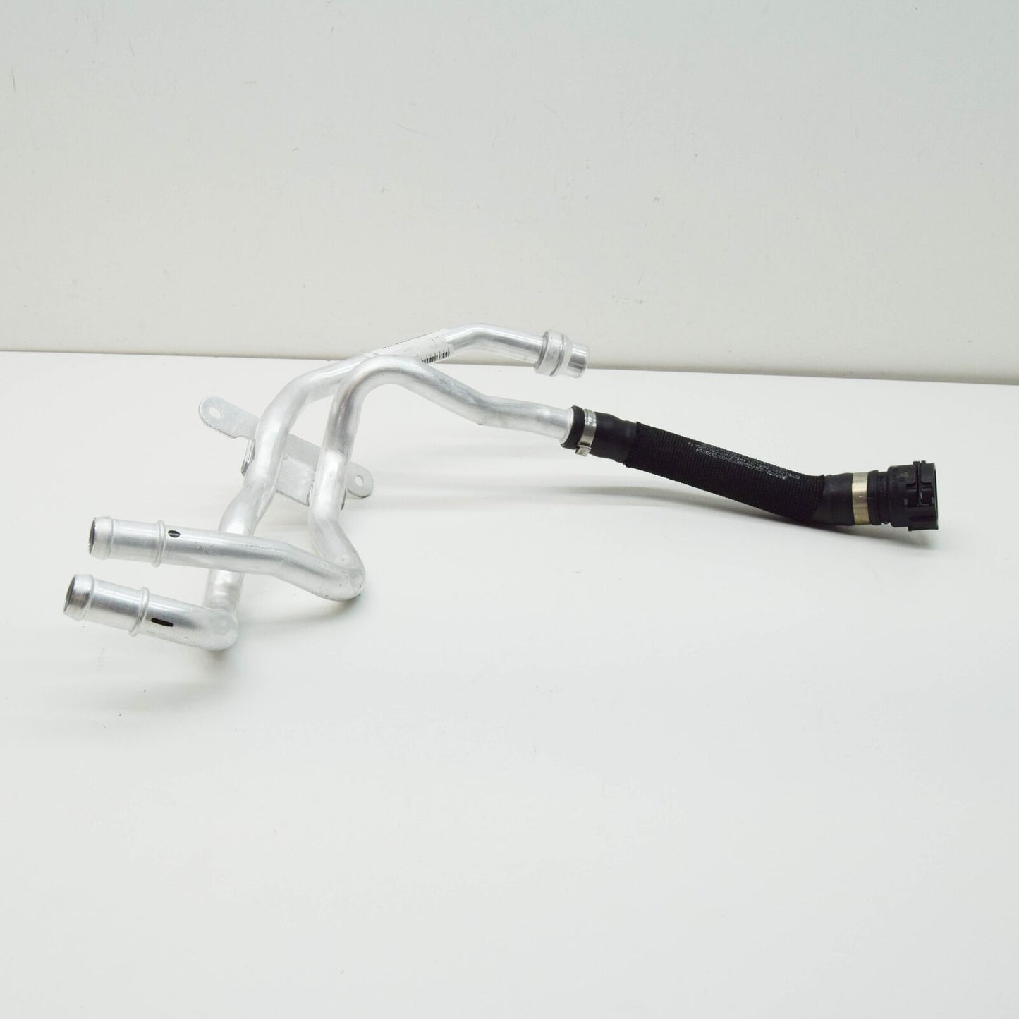 NEW MERCEDES-BENZ SL R232 COOLANT HOSE PIPE A2325012401 ORIGINAL