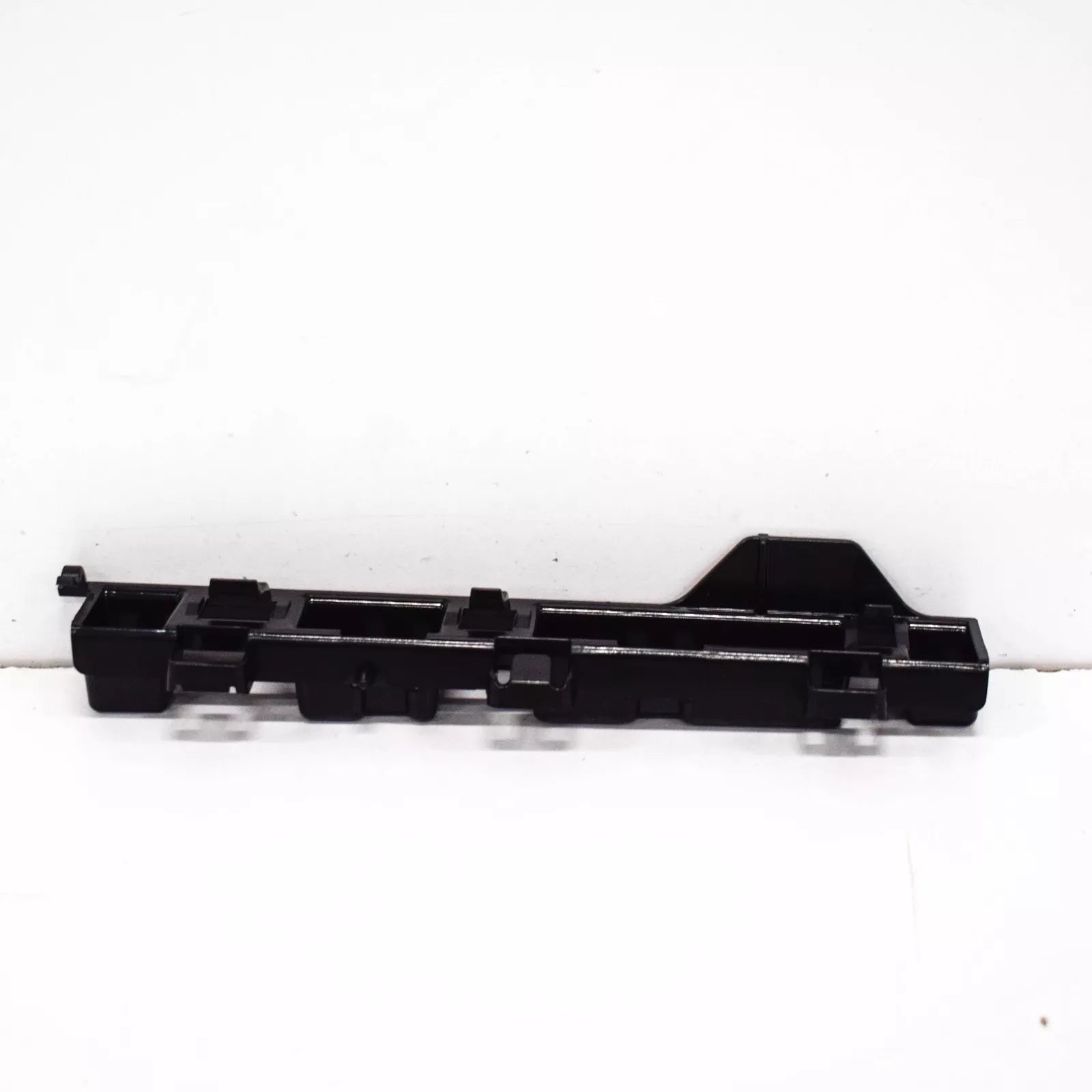 NEW BMW 3 F34 DOOR SILL SUPPORTING LEDGE RIGHT 51777294888 7294888 ORIGINAL