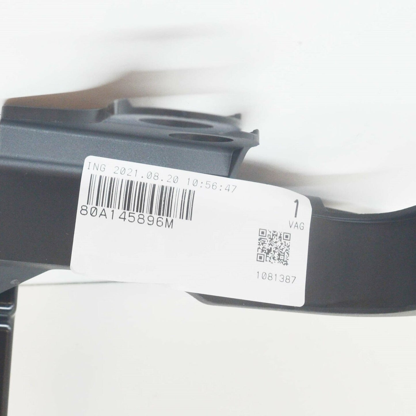 NEW AUDI Q5 FY ADDITIONAL WATER PUMP BRACKET 80A145896M 2017 ORIGINAL