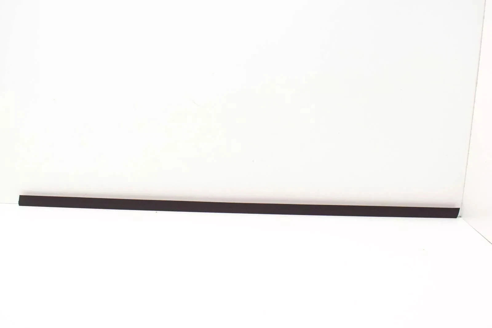 BMW 7 E38 Front Right Lower Door Seal 51218150094 8150094 NEW