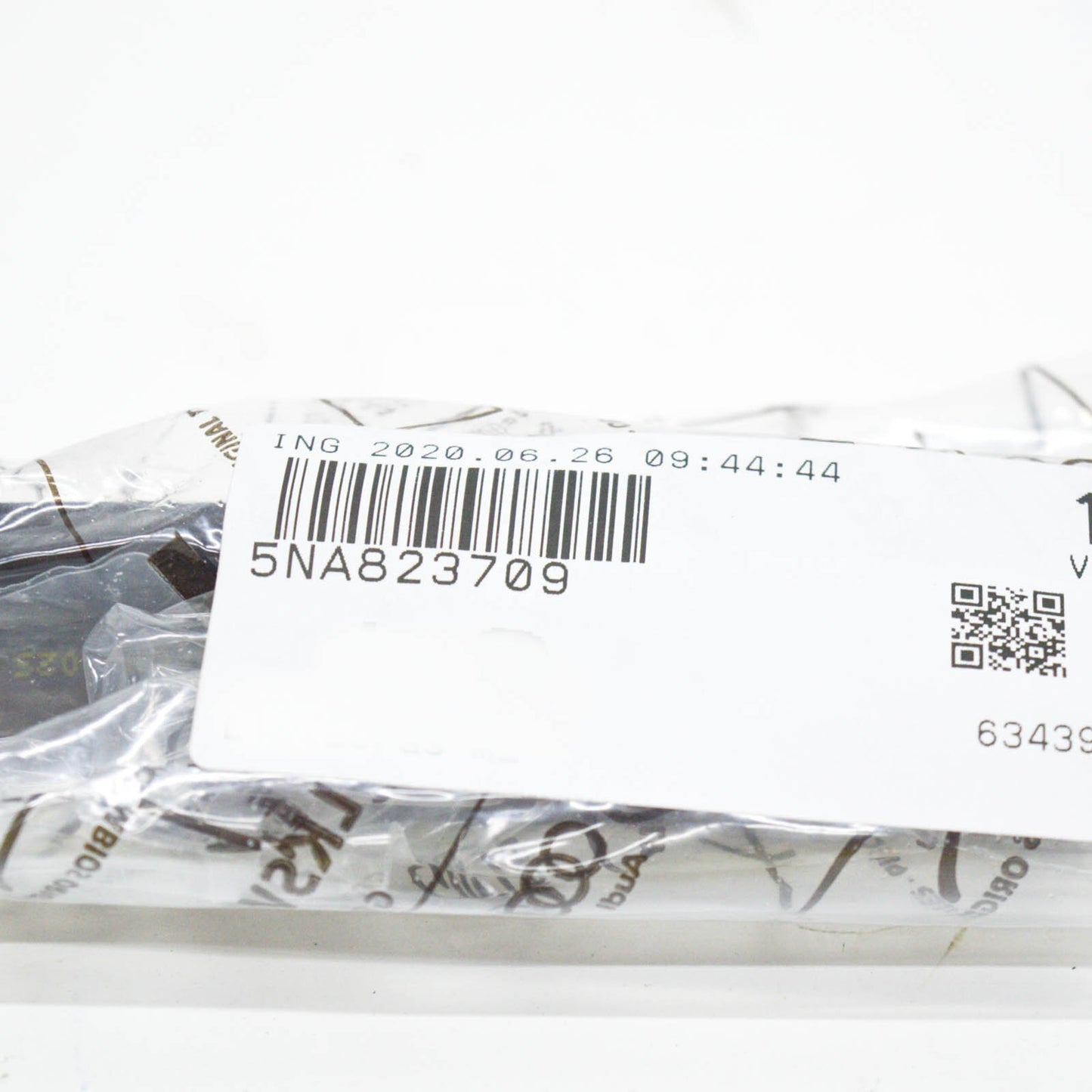new volkswagen tiguan mk2 5n front left hood seal 5na823709 original